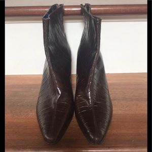 NEW Max de Carlo leather ankle booties- Italy